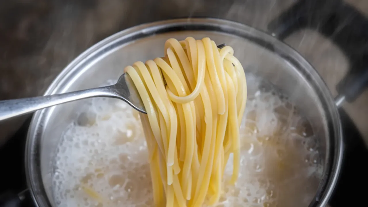 Chef italiani svelano come ottenere una cottura perfetta della pasta Chef italiani svelano come ottenere una cottura perfetta della pasta