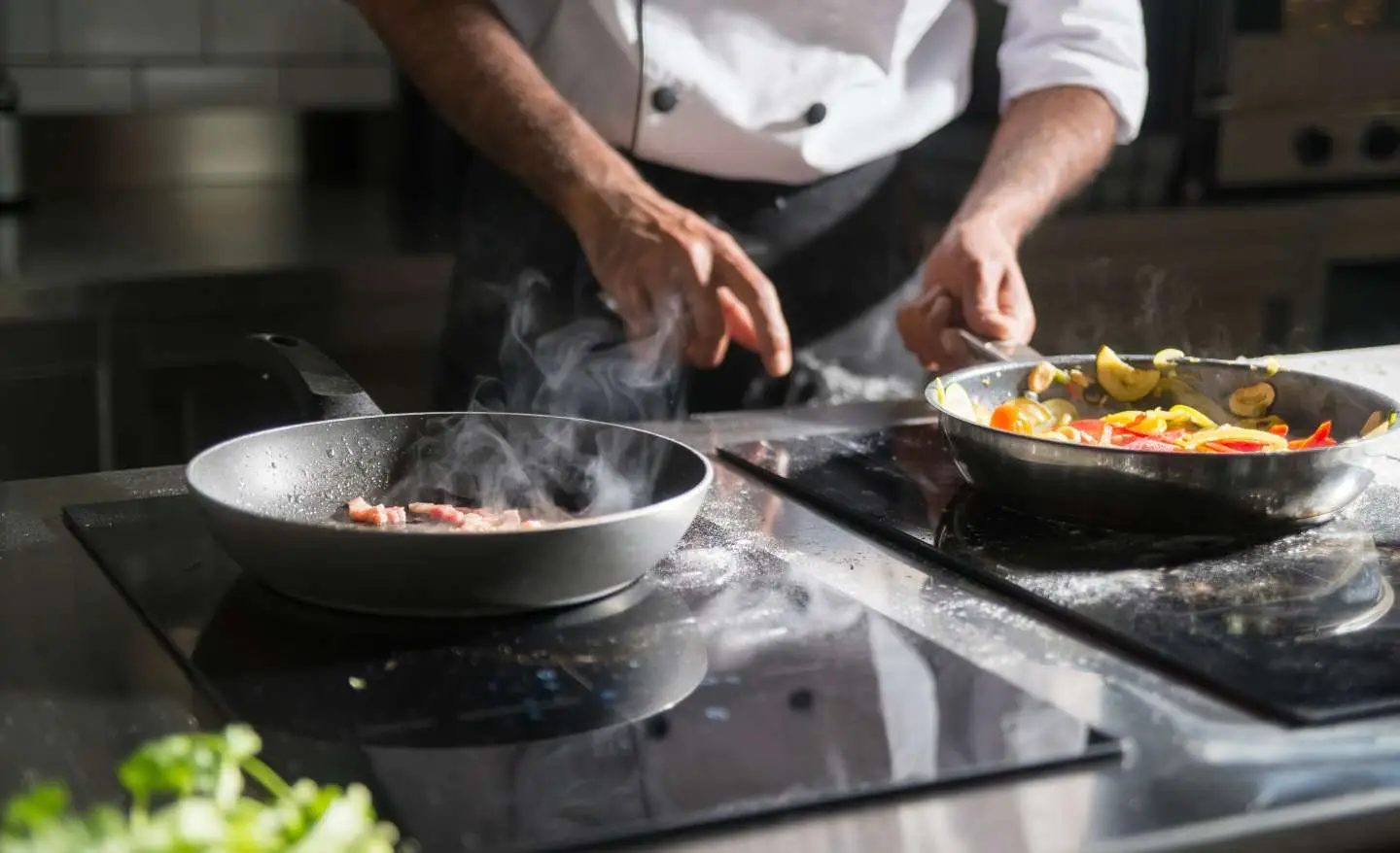 Il metodo dello chef per pulire i crostacei in pochi minuti senza sprechi Il metodo dello chef per pulire i crostacei in pochi minuti senza sprechi