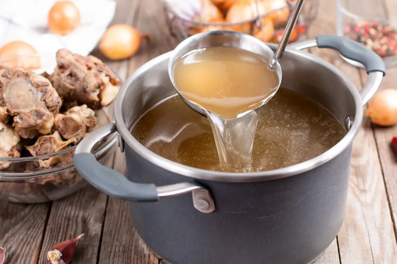 Come ottenere un brodo ricco e saporito con un solo ingrediente segreto Come ottenere un brodo ricco e saporito con un solo ingrediente segreto